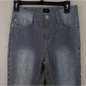 Style Me sz 6 Jeans skinny blue & white stripes thin stretchy 0360